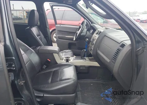 2009 Ford Escape Xlt z USA, uszkodzony, nr VIN 1FMCU93G19KA87676